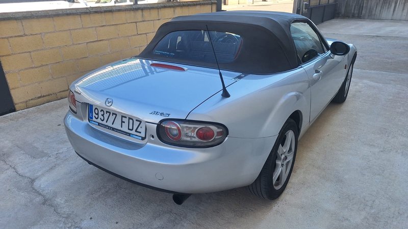 Mazda MX-5 2006 - foto 1