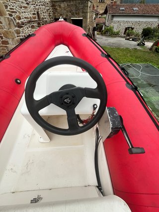Lancha Zodiac PRO con motor Yamaha y remolque
