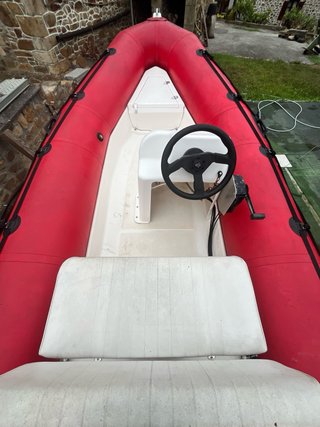 Lancha Zodiac PRO con motor Yamaha y remolque
