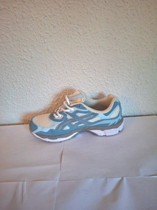 Zapatillas Asics Gel NYC Blanca y Azul