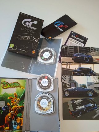 PSP 3004 Morada + Tarjeta 8GB + Cargador