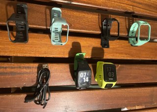 2 Relojes Deportivos TomTom + Cargador + 4 Correas