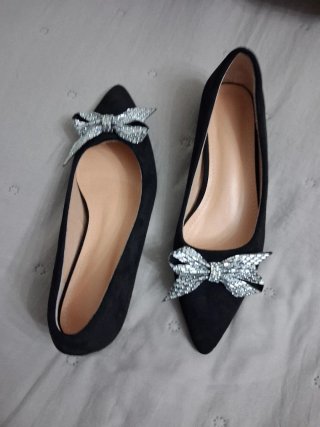 Bailarinas negras tacón bajo lazo pedrería