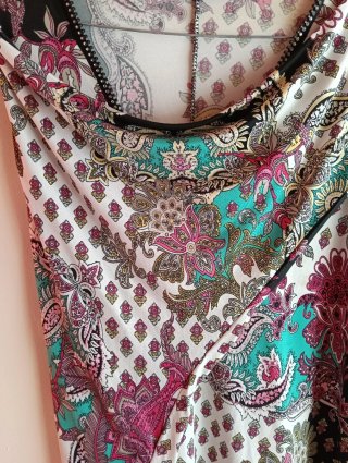 Blusa con escote cremallera