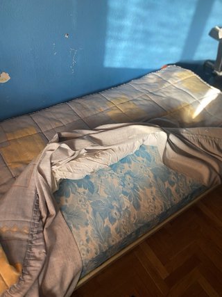 2 Camas Madera 90 x 190cm + mesilla a juego