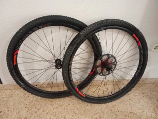 RUEDAS  MTB 29 EJE BOOS , PIÑONERA NUEVA 12 V *