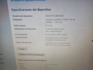 Ordenador de sobremesa negro