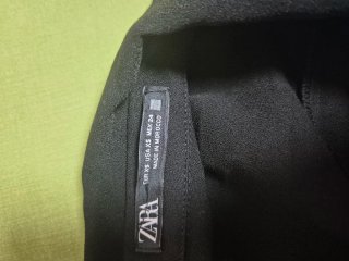Vestido camisero negro con cinturón
