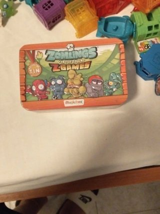 Lote de figuras Zomblings
