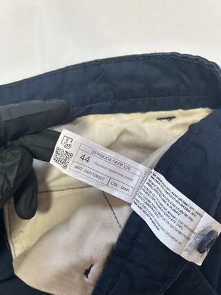 Pantalón de Álvaro Moreno Corto Azul Talla 44