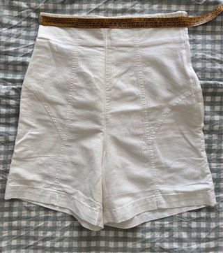 Pantalón corto vintage talle alto T. 38