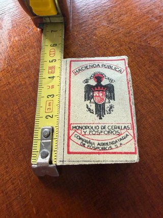 Antigua caja de cerillas Hacienda Publica