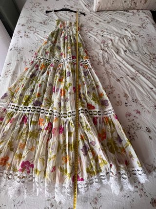 Vestido largo floral con encaje
