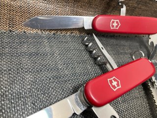 3 Canivetes Victorinox (Huntsman, Camper, Waiter)