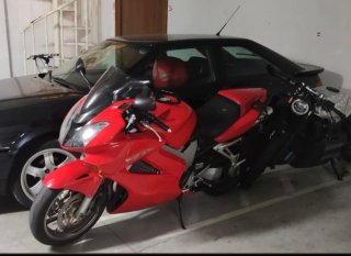 Honda VFR 800 Roja