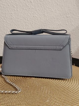 Bolso Zara asa mano y cadena azul