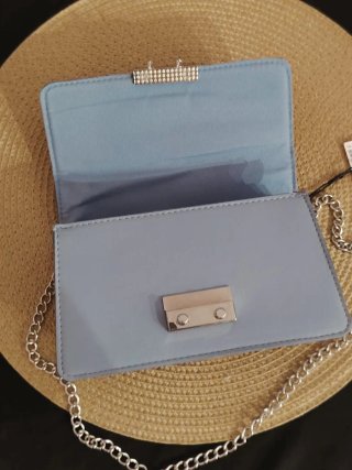 Bolso Zara asa mano y cadena azul