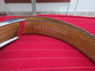 Cinturón de hombre de cuero marrón y plateado