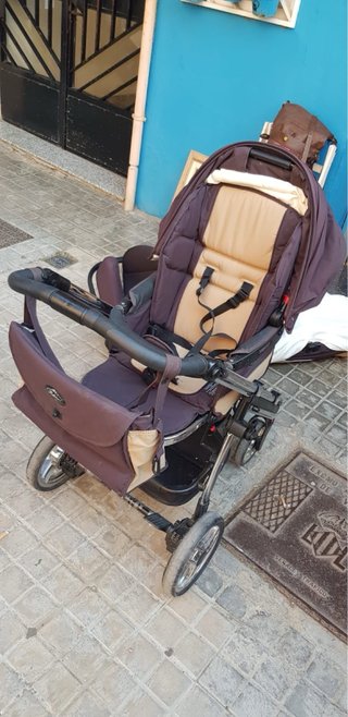 Carrito de bebé marrón