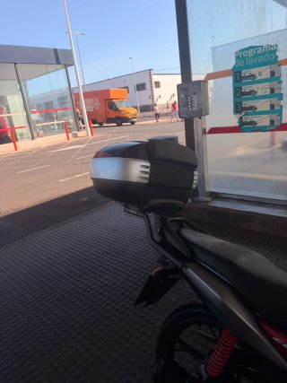 Honda CB125F Roja - Moto Naked (Está en Lanzarote)