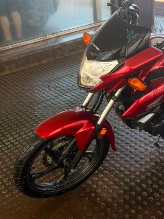 Honda CB125F Roja - Moto Naked (Está en Lanzarote)