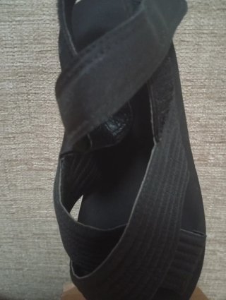 Sandalias  negras plataforma cruzadas