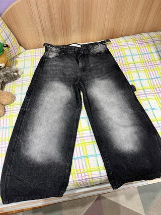 Pantalón ancho Bershka gris/negro