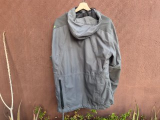 Chaqueta impermeable Caperlan gris