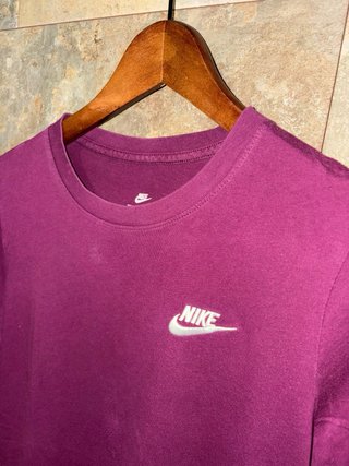 Camiseta Nike Morada