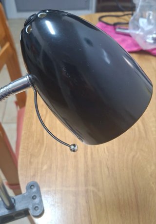 Lámpara de mesa E27 Max 11W marca KDE