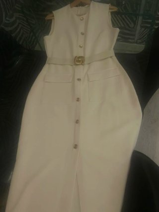 Vestido Zara blanco con cinturón