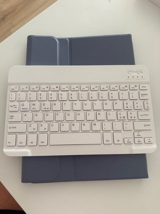 Funda y Teclado iPad 10ª Gen