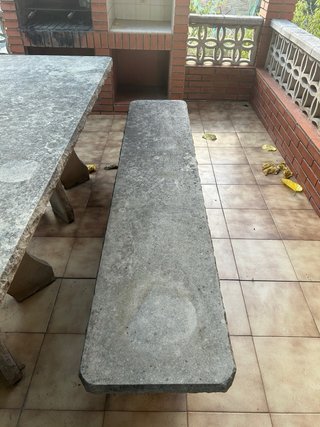 Mesa de piedra para jardín