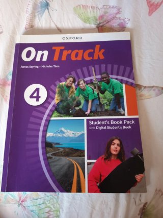 On Track 4 Student Book (Spain)