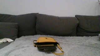 Bolso semipiel mostaza seminuevo