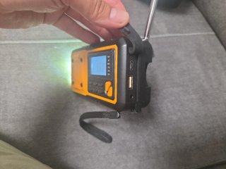 Radio Multibanda Solar LED PPcarre