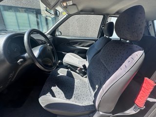 Citroen Saxo 1.1 gasolina año 2000