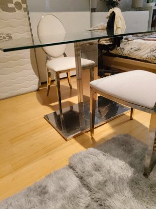 Mesa de cristal y metal para comedor/despacho.