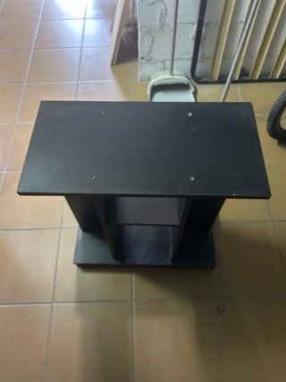 Acuario con mueble negro