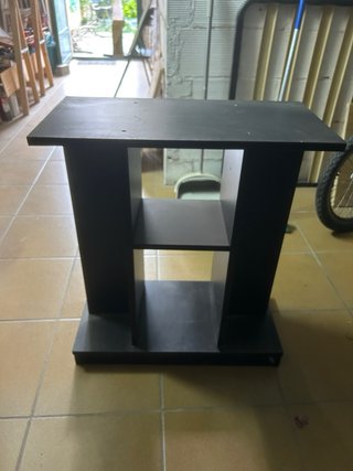 Acuario con mueble negro