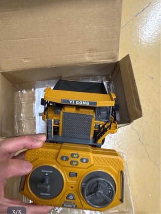Camión Volquete Amarillo YG