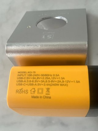 Cargador 240W GaN + Cable 4 Puntas