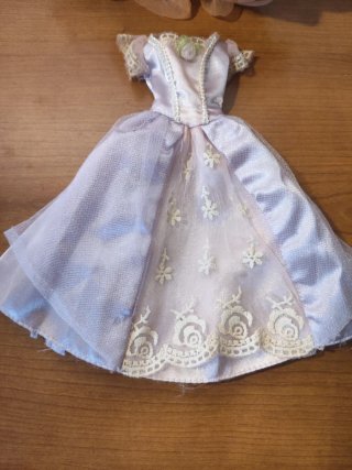 Vestidos Barbie. En condiciones aceptables.