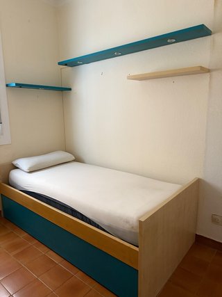 Escritorio y cama juvenil