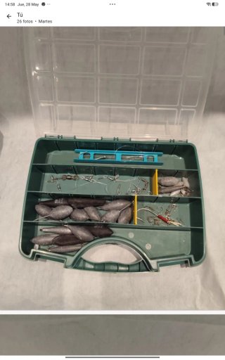 Lote pesca: cañas, carretes y señuelos