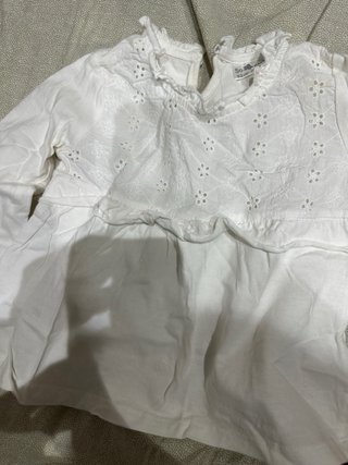 Camisa blanca bebé bordada
