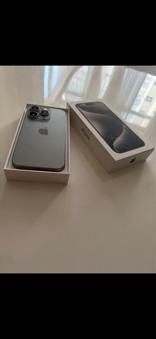 iPhone 15 Pro gris