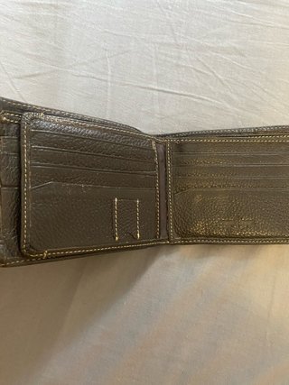 Cartera de piel marrón