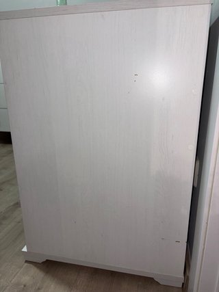 Escritorio blanco de madera