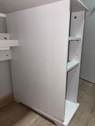 Escritorio blanco de madera